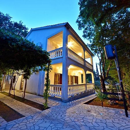 Apartments Karmelic Malinska Oda fotoğraf